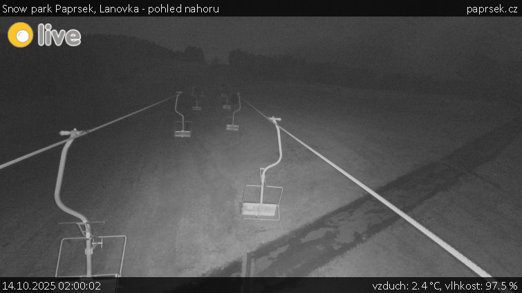 Snow park Paprsek - Lanovka - pohled nahoru - 14.10.2025 v 02:00 Snow park Paprsek - Lanovka - pohled nahoru - 14.10.2025 v 02:00