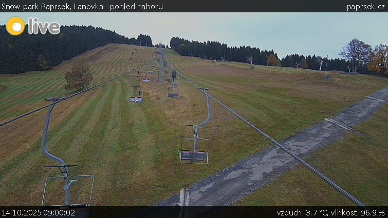 Snow park Paprsek - Lanovka - pohled nahoru - 14.10.2025 v 09:00 Snow park Paprsek - Lanovka - pohled nahoru - 14.10.2025 v 09:00