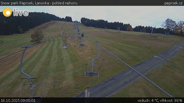 Snow park Paprsek - Lanovka - pohled nahoru - 16.10.2025 v 09:00 Snow park Paprsek - Lanovka - pohled nahoru - 16.10.2025 v 09:00