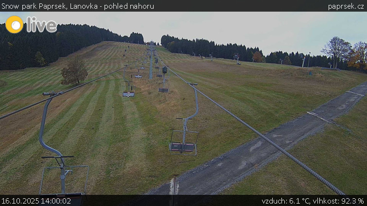 Snow park Paprsek - Lanovka - pohled nahoru - 16.10.2025 v 14:00 Snow park Paprsek - Lanovka - pohled nahoru - 16.10.2025 v 14:00