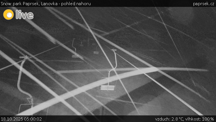 Snow park Paprsek - Lanovka - pohled nahoru - 18.10.2025 v 05:00 Snow park Paprsek - Lanovka - pohled nahoru - 18.10.2025 v 05:00