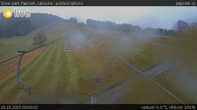 Snow park Paprsek - Lanovka - pohled nahoru - 18.10.2025 v 09:00 Snow park Paprsek - Lanovka - pohled nahoru - 18.10.2025 v 09:00