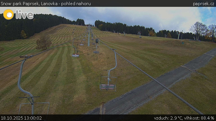 Snow park Paprsek - Lanovka - pohled nahoru - 18.10.2025 v 13:00 Snow park Paprsek - Lanovka - pohled nahoru - 18.10.2025 v 13:00