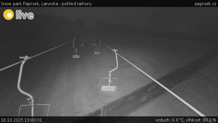 Snow park Paprsek - Lanovka - pohled nahoru - 18.10.2025 v 19:00 Snow park Paprsek - Lanovka - pohled nahoru - 18.10.2025 v 19:00