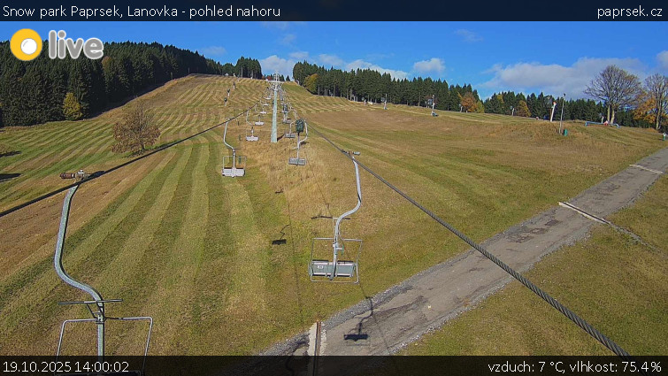 Snow park Paprsek - Lanovka - pohled nahoru - 19.10.2025 v 14:00 Snow park Paprsek - Lanovka - pohled nahoru - 19.10.2025 v 14:00
