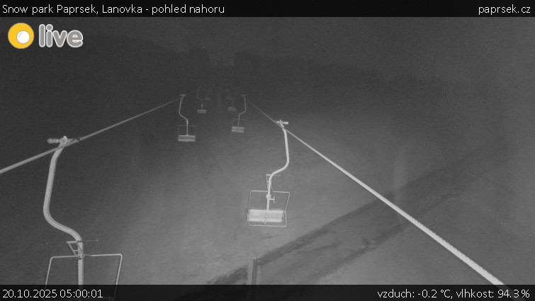Snow park Paprsek - Lanovka - pohled nahoru - 20.10.2025 v 05:00 Snow park Paprsek - Lanovka - pohled nahoru - 20.10.2025 v 05:00