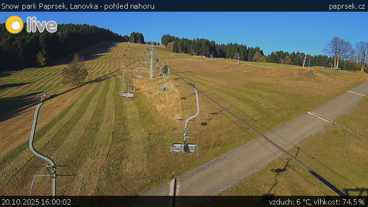 Snow park Paprsek - Lanovka - pohled nahoru - 20.10.2025 v 16:00 Snow park Paprsek - Lanovka - pohled nahoru - 20.10.2025 v 16:00