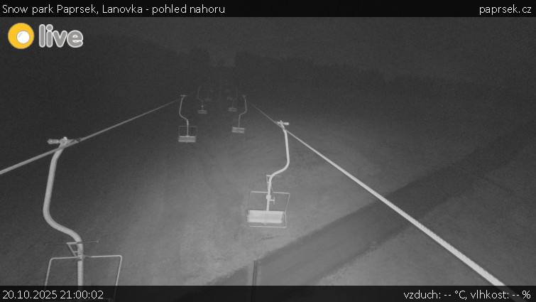 Snow park Paprsek - Lanovka - pohled nahoru - 20.10.2025 v 21:00 Snow park Paprsek - Lanovka - pohled nahoru - 20.10.2025 v 21:00