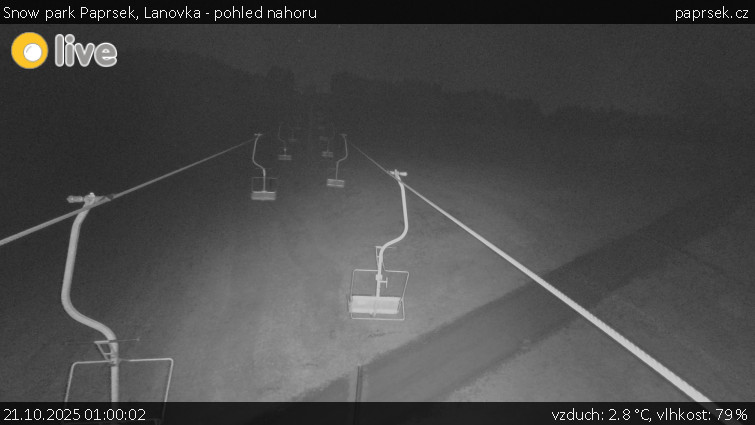 Snow park Paprsek - Lanovka - pohled nahoru - 21.10.2025 v 01:00 Snow park Paprsek - Lanovka - pohled nahoru - 21.10.2025 v 01:00