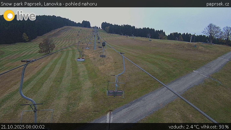 Snow park Paprsek - Lanovka - pohled nahoru - 21.10.2025 v 08:00 Snow park Paprsek - Lanovka - pohled nahoru - 21.10.2025 v 08:00