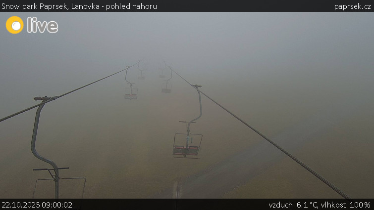 Snow park Paprsek - Lanovka - pohled nahoru - 22.10.2025 v 09:00 Snow park Paprsek - Lanovka - pohled nahoru - 22.10.2025 v 09:00