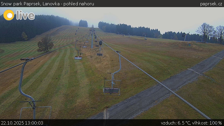Snow park Paprsek - Lanovka - pohled nahoru - 22.10.2025 v 13:00 Snow park Paprsek - Lanovka - pohled nahoru - 22.10.2025 v 13:00