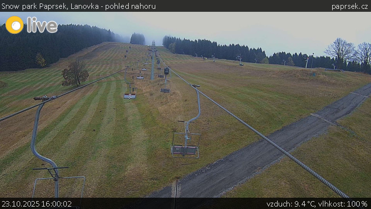 Snow park Paprsek - Lanovka - pohled nahoru - 23.10.2025 v 16:00 Snow park Paprsek - Lanovka - pohled nahoru - 23.10.2025 v 16:00