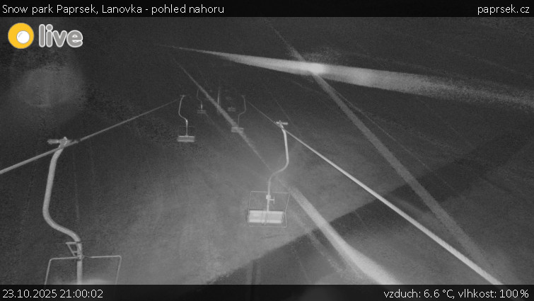 Snow park Paprsek - Lanovka - pohled nahoru - 23.10.2025 v 21:00 Snow park Paprsek - Lanovka - pohled nahoru - 23.10.2025 v 21:00