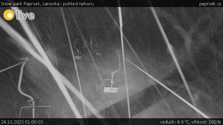 Snow park Paprsek - Lanovka - pohled nahoru - 24.10.2025 v 01:00 Snow park Paprsek - Lanovka - pohled nahoru - 24.10.2025 v 01:00