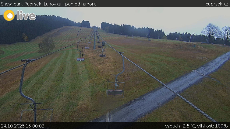 Snow park Paprsek - Lanovka - pohled nahoru - 24.10.2025 v 16:00 Snow park Paprsek - Lanovka - pohled nahoru - 24.10.2025 v 16:00