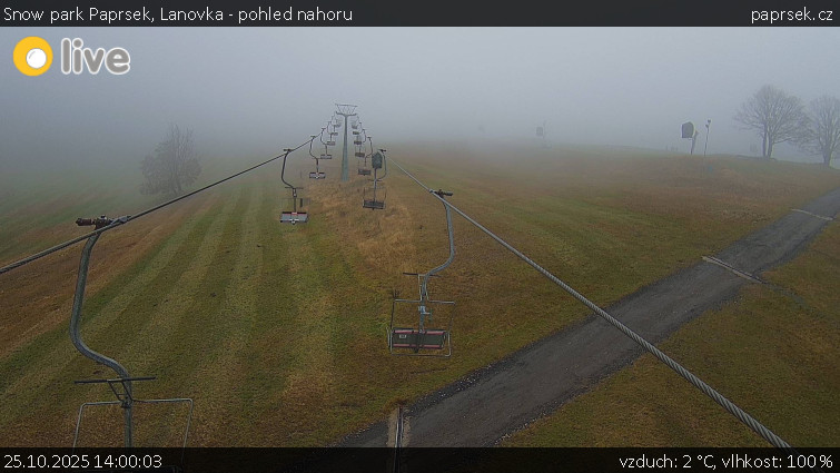 Snow park Paprsek - Lanovka - pohled nahoru - 25.10.2025 v 14:00 Snow park Paprsek - Lanovka - pohled nahoru - 25.10.2025 v 14:00