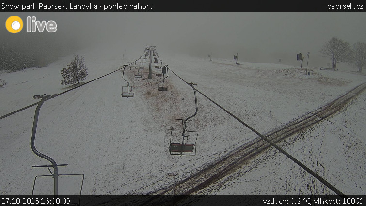 Snow park Paprsek - Lanovka - pohled nahoru - 27.10.2025 v 16:00 Snow park Paprsek - Lanovka - pohled nahoru - 27.10.2025 v 16:00