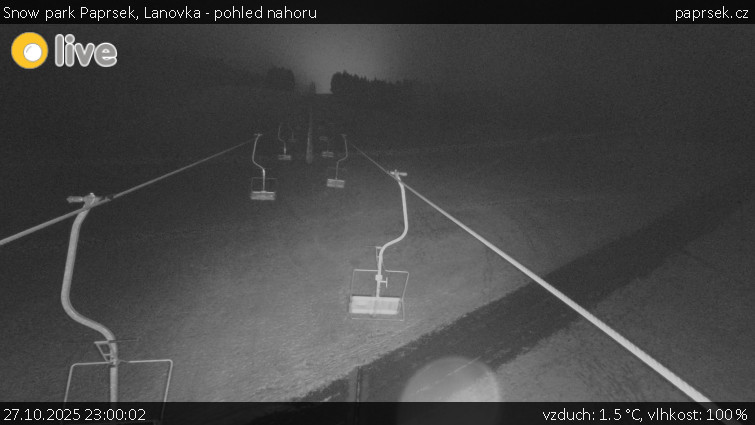 Snow park Paprsek - Lanovka - pohled nahoru - 27.10.2025 v 23:00 Snow park Paprsek - Lanovka - pohled nahoru - 27.10.2025 v 23:00