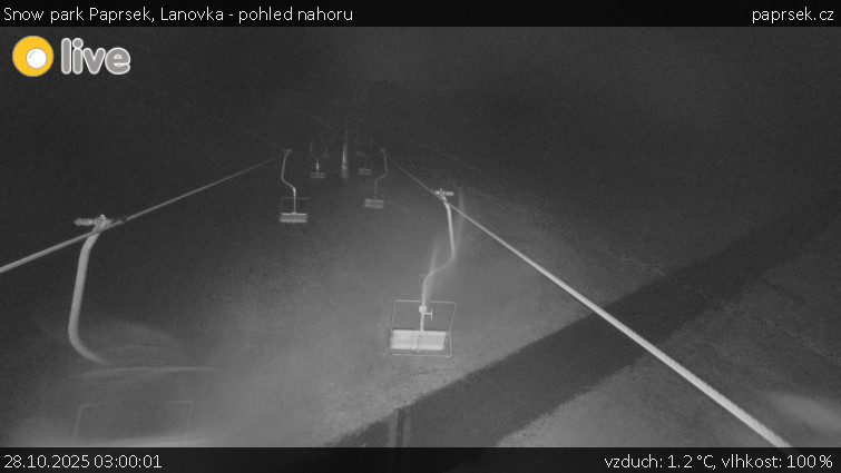 Snow park Paprsek - Lanovka - pohled nahoru - 28.10.2025 v 03:00 Snow park Paprsek - Lanovka - pohled nahoru - 28.10.2025 v 03:00