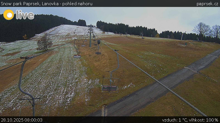 Snow park Paprsek - Lanovka - pohled nahoru - 28.10.2025 v 08:00 Snow park Paprsek - Lanovka - pohled nahoru - 28.10.2025 v 08:00