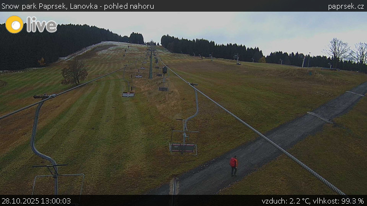 Snow park Paprsek - Lanovka - pohled nahoru - 28.10.2025 v 13:00 Snow park Paprsek - Lanovka - pohled nahoru - 28.10.2025 v 13:00
