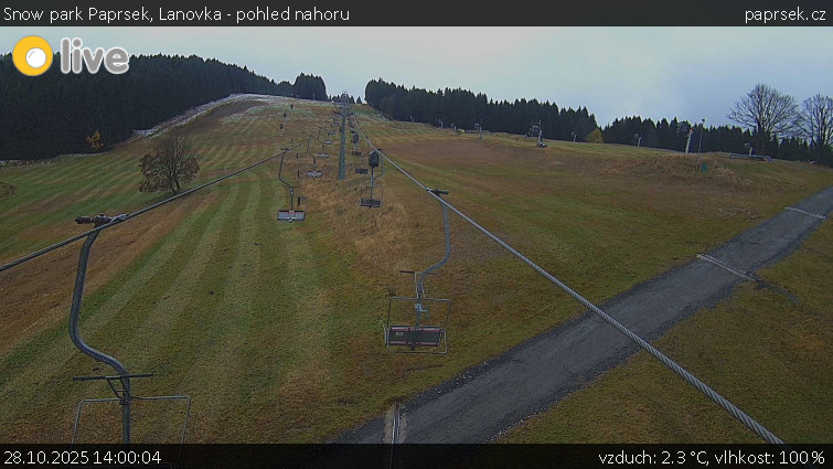 Snow park Paprsek - Lanovka - pohled nahoru - 28.10.2025 v 14:00 Snow park Paprsek - Lanovka - pohled nahoru - 28.10.2025 v 14:00