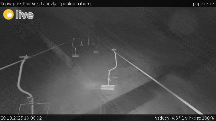 Snow park Paprsek - Lanovka - pohled nahoru - 28.10.2025 v 18:00 Snow park Paprsek - Lanovka - pohled nahoru - 28.10.2025 v 18:00