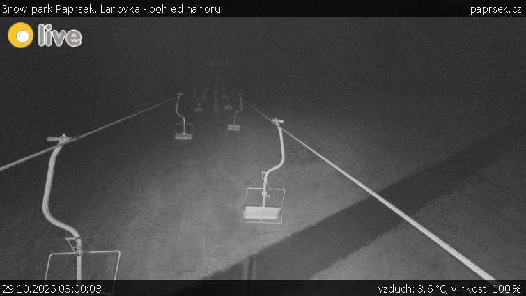 Snow park Paprsek - Lanovka - pohled nahoru - 29.10.2025 v 03:00 Snow park Paprsek - Lanovka - pohled nahoru - 29.10.2025 v 03:00