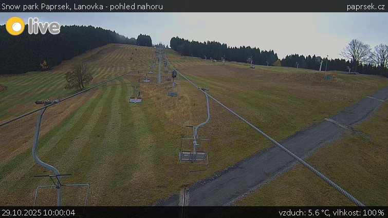 Snow park Paprsek - Lanovka - pohled nahoru - 29.10.2025 v 10:00 Snow park Paprsek - Lanovka - pohled nahoru - 29.10.2025 v 10:00