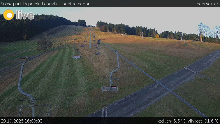 Snow park Paprsek - Lanovka - pohled nahoru - 29.10.2025 v 16:00 Snow park Paprsek - Lanovka - pohled nahoru - 29.10.2025 v 16:00