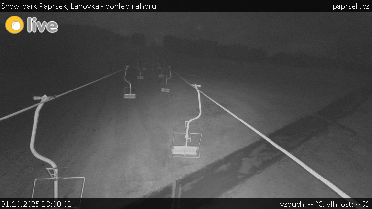 Snow park Paprsek - Lanovka - pohled nahoru - 31.10.2025 v 23:00 Snow park Paprsek - Lanovka - pohled nahoru - 31.10.2025 v 23:00