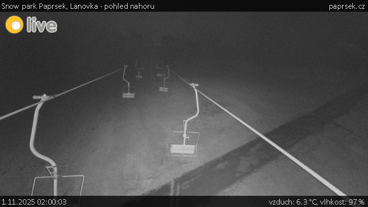 Snow park Paprsek - Lanovka - pohled nahoru - 1.11.2025 v 02:00 Snow park Paprsek - Lanovka - pohled nahoru - 1.11.2025 v 02:00