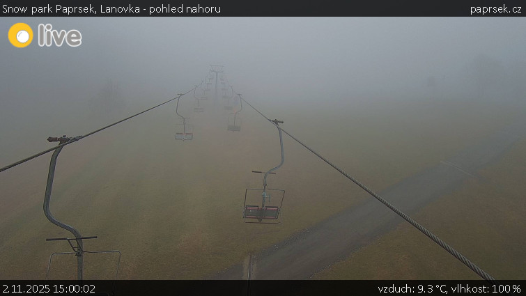 Snow park Paprsek - Lanovka - pohled nahoru - 2.11.2025 v 15:00 Snow park Paprsek - Lanovka - pohled nahoru - 2.11.2025 v 15:00