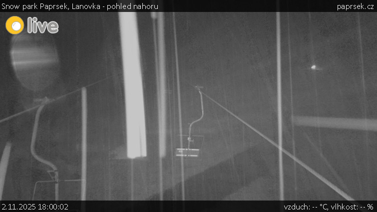 Snow park Paprsek - Lanovka - pohled nahoru - 2.11.2025 v 18:00 Snow park Paprsek - Lanovka - pohled nahoru - 2.11.2025 v 18:00