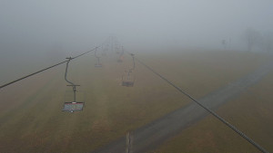 Snow park Paprsek - Lanovka - pohled nahoru - 9.11.2025 v 13:00 Snow park Paprsek - Lanovka - pohled nahoru - 9.11.2025 v 13:00