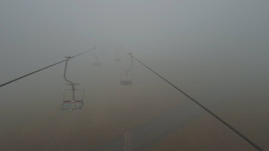 Snow park Paprsek - Lanovka - pohled nahoru - 9.11.2025 v 16:00 Snow park Paprsek - Lanovka - pohled nahoru - 9.11.2025 v 16:00