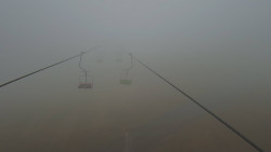 Lanovka - pohled nahoru