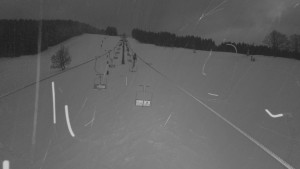 Snow park Paprsek - Lanovka - pohled nahoru - 4.1.2026 v 07:00 Snow park Paprsek - Lanovka - pohled nahoru - 4.1.2026 v 07:00