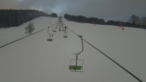 Snow park Paprsek - Lanovka - pohled nahoru - 4.1.2026 v 09:00 Snow park Paprsek - Lanovka - pohled nahoru - 4.1.2026 v 09:00