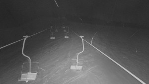 Snow park Paprsek - Lanovka - pohled nahoru - 4.1.2026 v 18:00 Snow park Paprsek - Lanovka - pohled nahoru - 4.1.2026 v 18:00