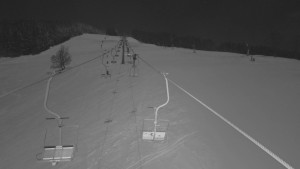 Snow park Paprsek - Lanovka - pohled nahoru - 5.1.2026 v 02:00 Snow park Paprsek - Lanovka - pohled nahoru - 5.1.2026 v 02:00