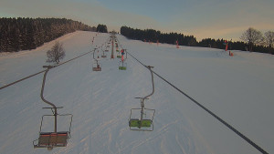 Snow park Paprsek - Lanovka - pohled nahoru - 5.1.2026 v 08:00 Snow park Paprsek - Lanovka - pohled nahoru - 5.1.2026 v 08:00