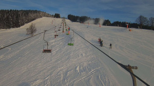 Snow park Paprsek - Lanovka - pohled nahoru - 5.1.2026 v 10:00 Snow park Paprsek - Lanovka - pohled nahoru - 5.1.2026 v 10:00