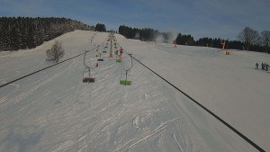 Snow park Paprsek - Lanovka - pohled nahoru - 5.1.2026 v 11:00 Snow park Paprsek - Lanovka - pohled nahoru - 5.1.2026 v 11:00