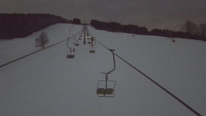 Snow park Paprsek - Lanovka - pohled nahoru - 5.1.2026 v 17:00 Snow park Paprsek - Lanovka - pohled nahoru - 5.1.2026 v 17:00