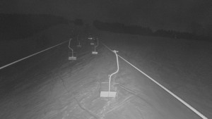 Snow park Paprsek - Lanovka - pohled nahoru - 5.1.2026 v 19:00 Snow park Paprsek - Lanovka - pohled nahoru - 5.1.2026 v 19:00