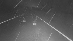 Lanovka - pohled nahoru