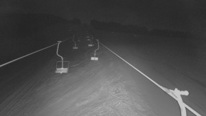 Snow park Paprsek - Lanovka - pohled nahoru - 22.1.2026 v 01:00 Snow park Paprsek - Lanovka - pohled nahoru - 22.1.2026 v 01:00