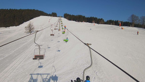 Snow park Paprsek - Lanovka - pohled nahoru - 22.1.2026 v 12:00 Snow park Paprsek - Lanovka - pohled nahoru - 22.1.2026 v 12:00